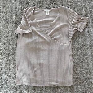 H&M Maternity Ribbed Crossover V-Neck Short Sleeved Cream Top XL